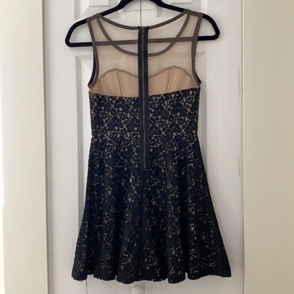 Black lace mesh dress - Picture 2 of 2